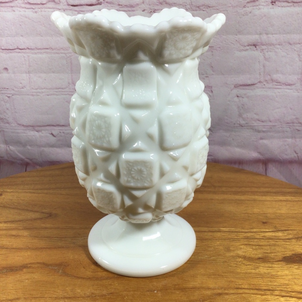 Vintage Westmoreland Old Quilt Pattern White Milk Glass Vase